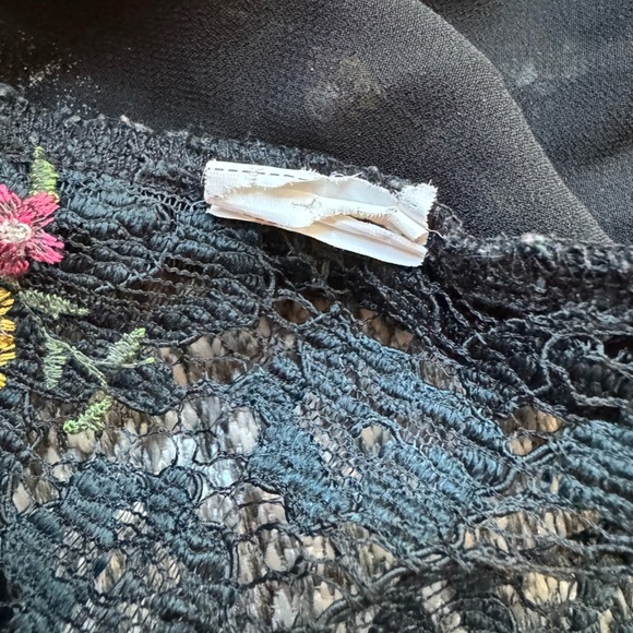 ZARA Basic Collection Black Lace Floral Blouse - XS - Picture 8 of 14